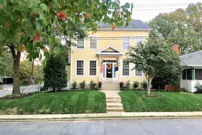 Image de Murray Hill Gem - Your Commissioning Week Home Away from Home