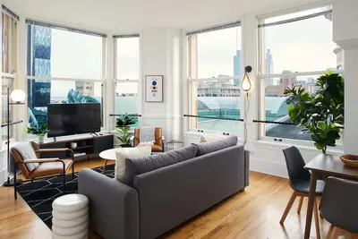 Image de Stunning Corner 2br in the Loop | City & Lake Views