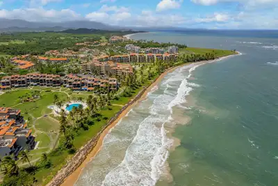 Image de Escape to the Coast: Unwind with Ocean Views & Beachfront Convenience! ! !