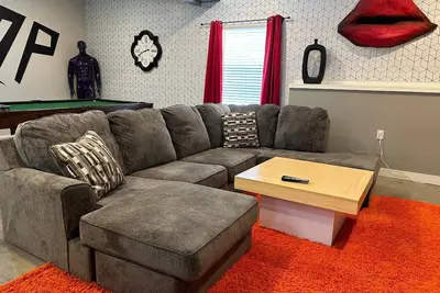 Image de 4 bedroom/4. 5 bathroom/ 10 beds/ pets/ pool table