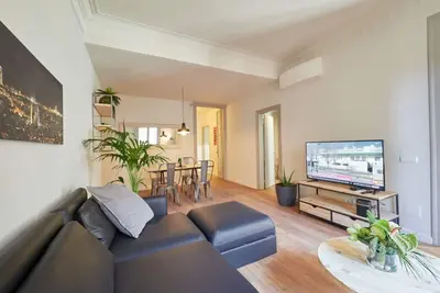 Image de The Ultimate Central Place