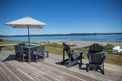 Image de Waterfront cabin w/ incredible views & beach access.