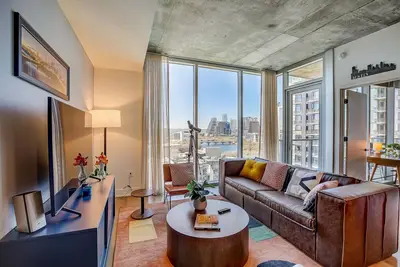 Image de Austin Rainey Street perch with balcony - rooftop pool & gym