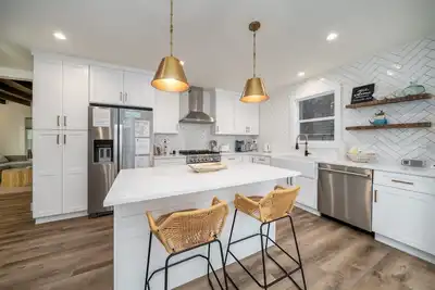 Image de New Hot Tub and just moments away from the Beach and Promenade in Seaside