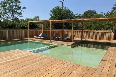 Image de Domaine avec villa, piscine et tennis