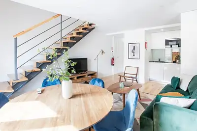 Image de Bright 3br Flat w/ Ac in City Center by LovelyStay