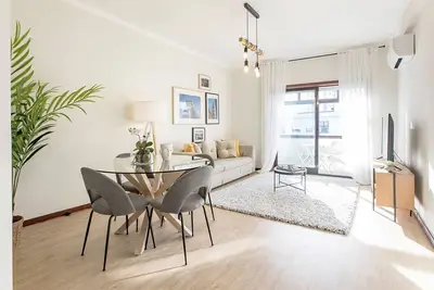 Image de 2br Flat in Bonfim w/ Ac & Balcony by LovelyStay