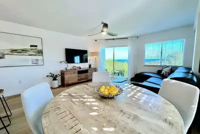 Image de Beautifully Designed Oceanfront Condo