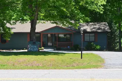 Image de Charming House in Downtown Landrum