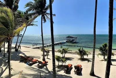 Image de Beachfront home w/private pool, includes private chef and daily housekeeping