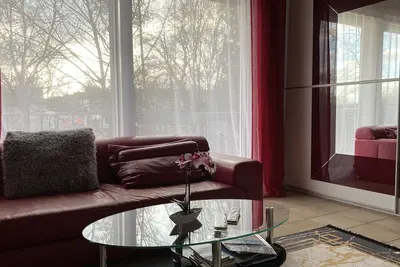 Cosy apartment, Smart Tv Wlan, Eutelsat & Astra satellites, many parking spaces, A66 & A3