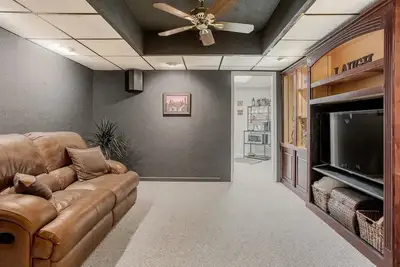 Image de Pvt Basement/Near Mall of Ga/Pet Friendly/Sleeps 4