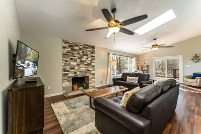 Image de Hilltop Retreat | 4 Bed, 3 Bath