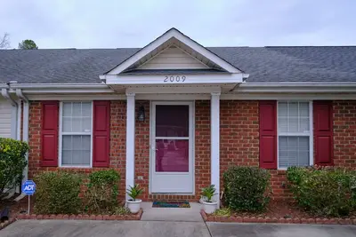 Image de Cozy Townhouse 2 1/2 minutes from Masters Golf ⛳️ Tournament