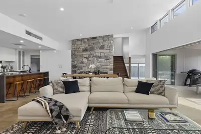 Image de Serendipity - Pool, Gas Fireplace, Bbq, Walk to Beach and Cafes