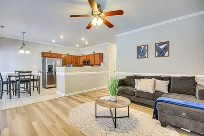 Image de Charming Greensboro Townhouse with Back Patio!