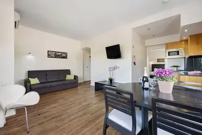 Image de Apartament \"T1 Atlântico\", avec vue montagne, piscine, balcon & Wi-Fi