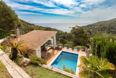 Image de Spectaculaire villa à Begur, avec vue sur la mer, piscine et Wi-Fi.