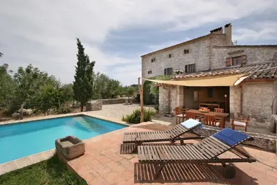Image de Maison historique \"Can Guillo\" avec piscine extérieure et Wi-Fi