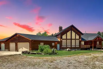 Image de Kabino: Riverfront on Henrys Fork A/C Boat Launch Foosball Pool Table Huge Yard Garage Wifi