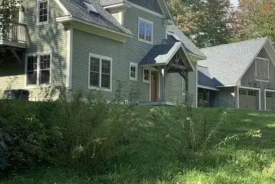 Image de Beautiful mountain home with views from every room!