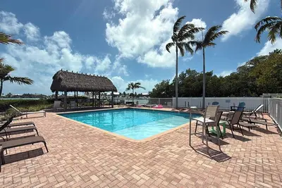 Image de Sea Forever at Vaca Cove 4 Bed 3 Baths, Saltwater Pool, Jacuzzi, Ocean View with Dock