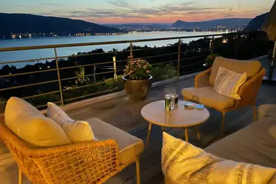Image de Villa avec piscine chauffée et vue magnifique sur le lac d'Annecy