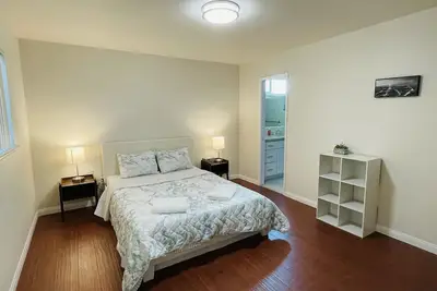 Image de Entire house/4 bedrooms/10 people/2bath/Tv/central Ac