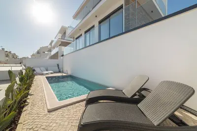 Image de Casa do Sol - Villa de Vacances avec Piscine Privée par Sch