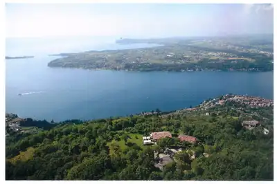 Image de East Apartment (2+2 pax) Fiocchina magic place- Salò - Garda Lake