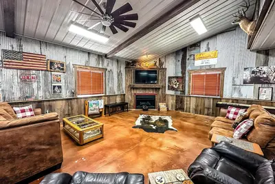 Image de Lodge Country Retreat bird watching Outside patio fire pit sunsets