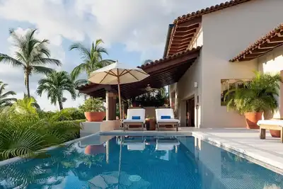 Image de Four Seasons private villa: ocean and garden views