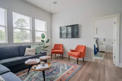 Image de Private Cozy 2Bed/2bath Carriage House wGarage