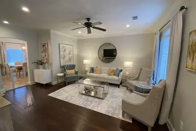 Image de Full Townhouse Fleur de Lis condominiums 1 Mile To Stadiums