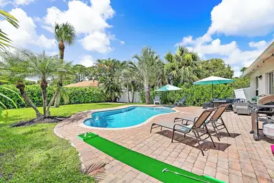 *New 3/2 Pool Home, Private Yard, Great Location!