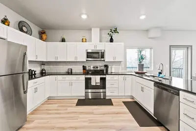 Image de Spacious New 2 bed 2 bath apt by Downtown Spokane!