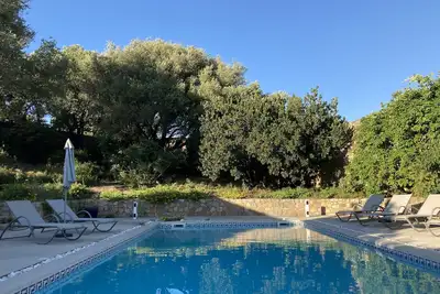 Villa de caractère, avec piscine et jardin privatifs