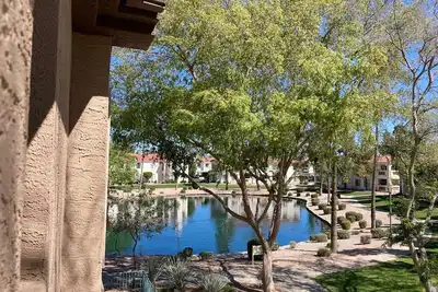 Image de Lake Front 2nd floor condo w/community pool/spa, near golf course