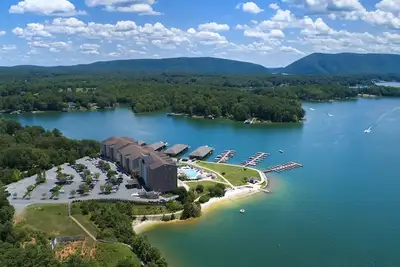 Image de **Lakefront Condo at Sml** Mariner’s Landing