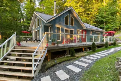 Image de Private Waterfront Cottage / 3-Bedroom / Hot Tub