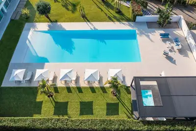 Image de Luxury Villa near Taormina. Pool, gym and welness area.