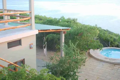 Image de Quiet cottage in bush overlooking Bazaruto Archipelago