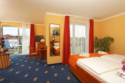 Image de Suite handicapped accessible (balcony or terrace) - Hanse-Kogge Hotel & Restaurant
