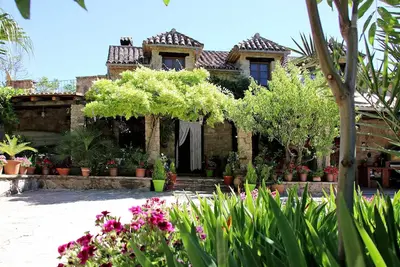 Image de Molino Rodete recently restored with fireplace, swimming pool. . .