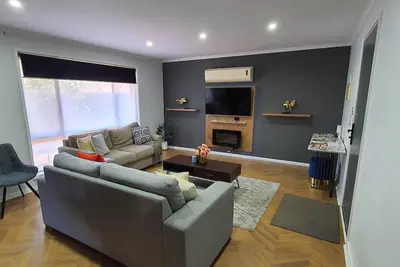 Image de Modern Two Bedroom unit with outdoor spa and Bbq!