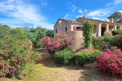 Image de Villa familiale \"les Asphodèles\" avec piscine, vue mer et montagne