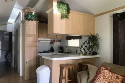 Image de Private, gated, one bedroom cottage with front porch