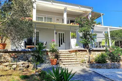 Image de Beautiful, modern and comfortable apartment right by the sea!