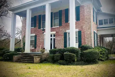 Image de Near Columbus Afb and Msu - Sleeps 8 with locally sourced + fresh breakfast