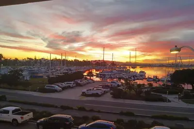 Image de *New*Fantastic Location! Large Balcony Overlooking Yacht Club. Walk to Hotel Del